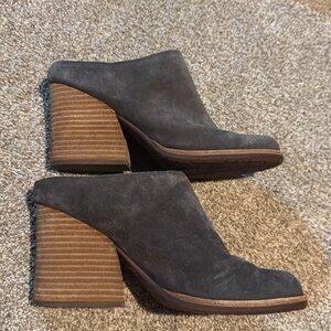 Kork Ease Challis Chunky Gray Suede Leather Mules 8.5 Stacked Heel Comfort Heels